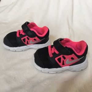 Nike Downshifter 6 pink and black toddler sneakers